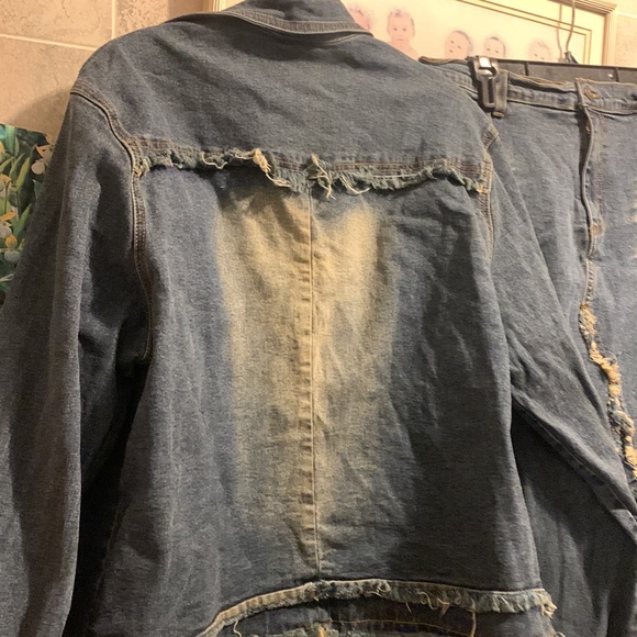 Studio Y suit - Picture 7 of 16